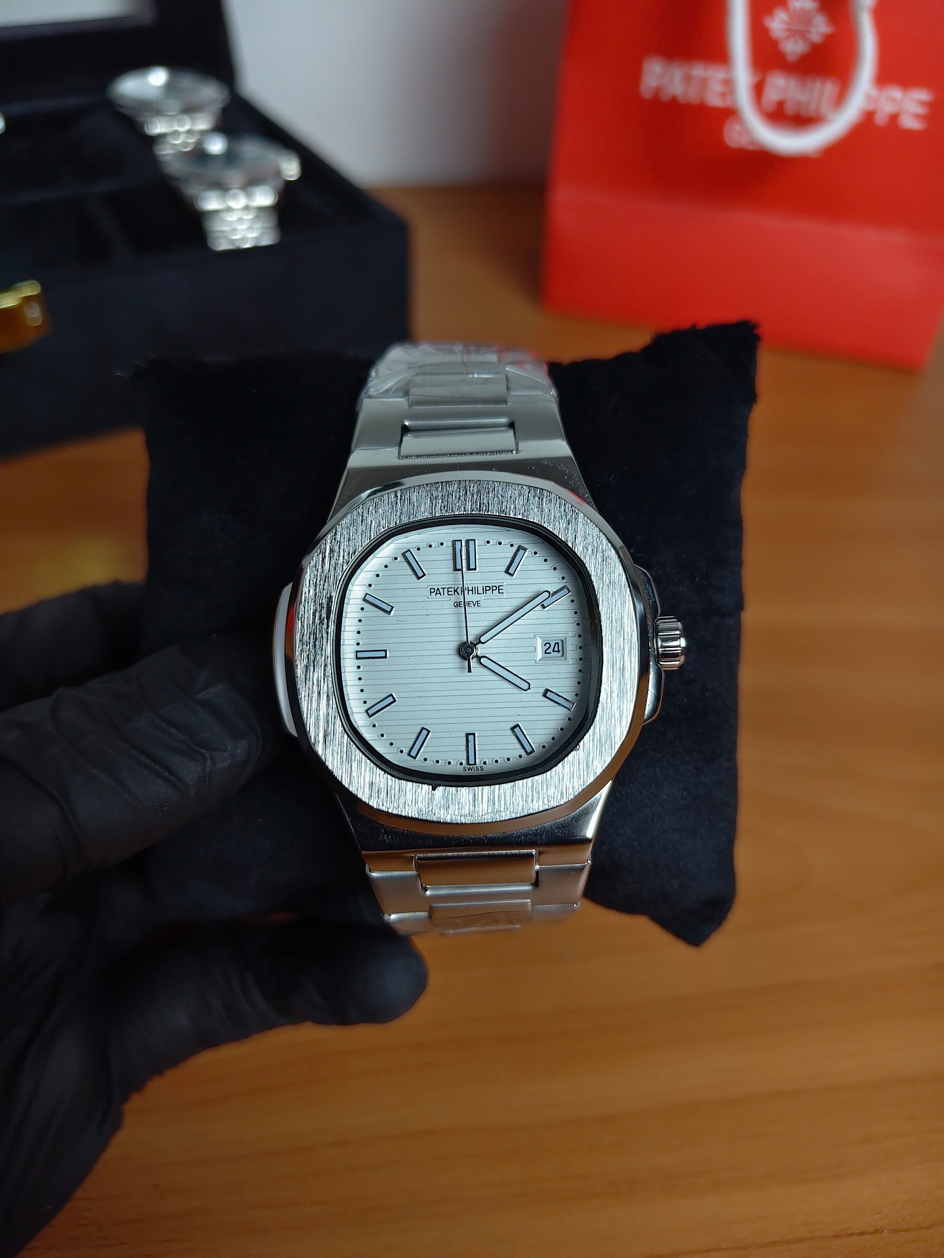patek philippe nautilus semi-automatic (سحاب)