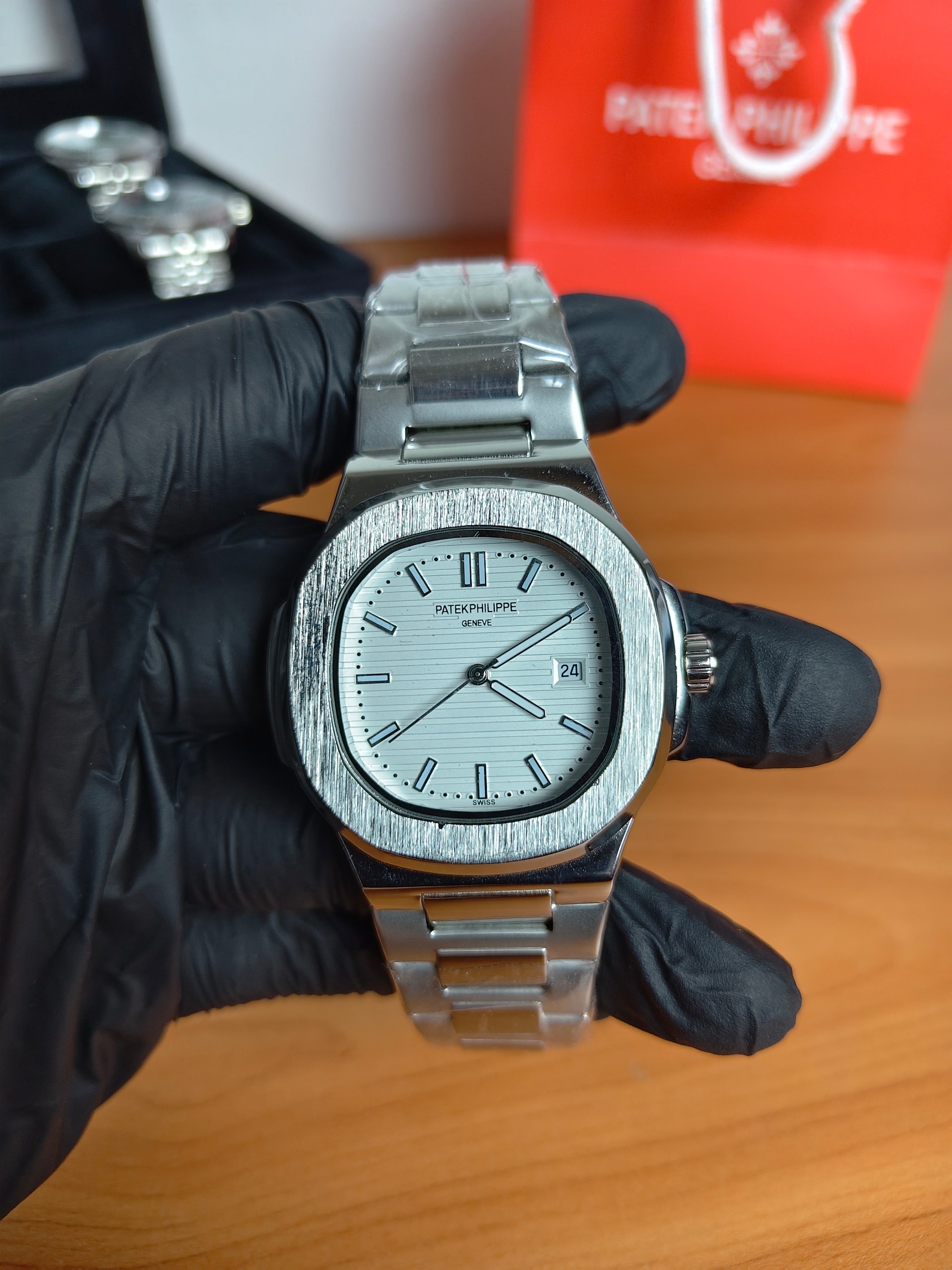 patek philippe nautilus semi-automatic (سحاب)